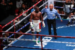 Floyd Mayweather dissociates himself from accusations of non-payment after the truth about one of his business dealings was revealed